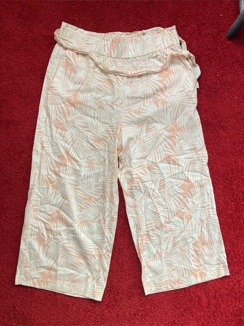 Land N Sea Women's Peach Leaf-Print Capris Size Medium Summer Linen Pants